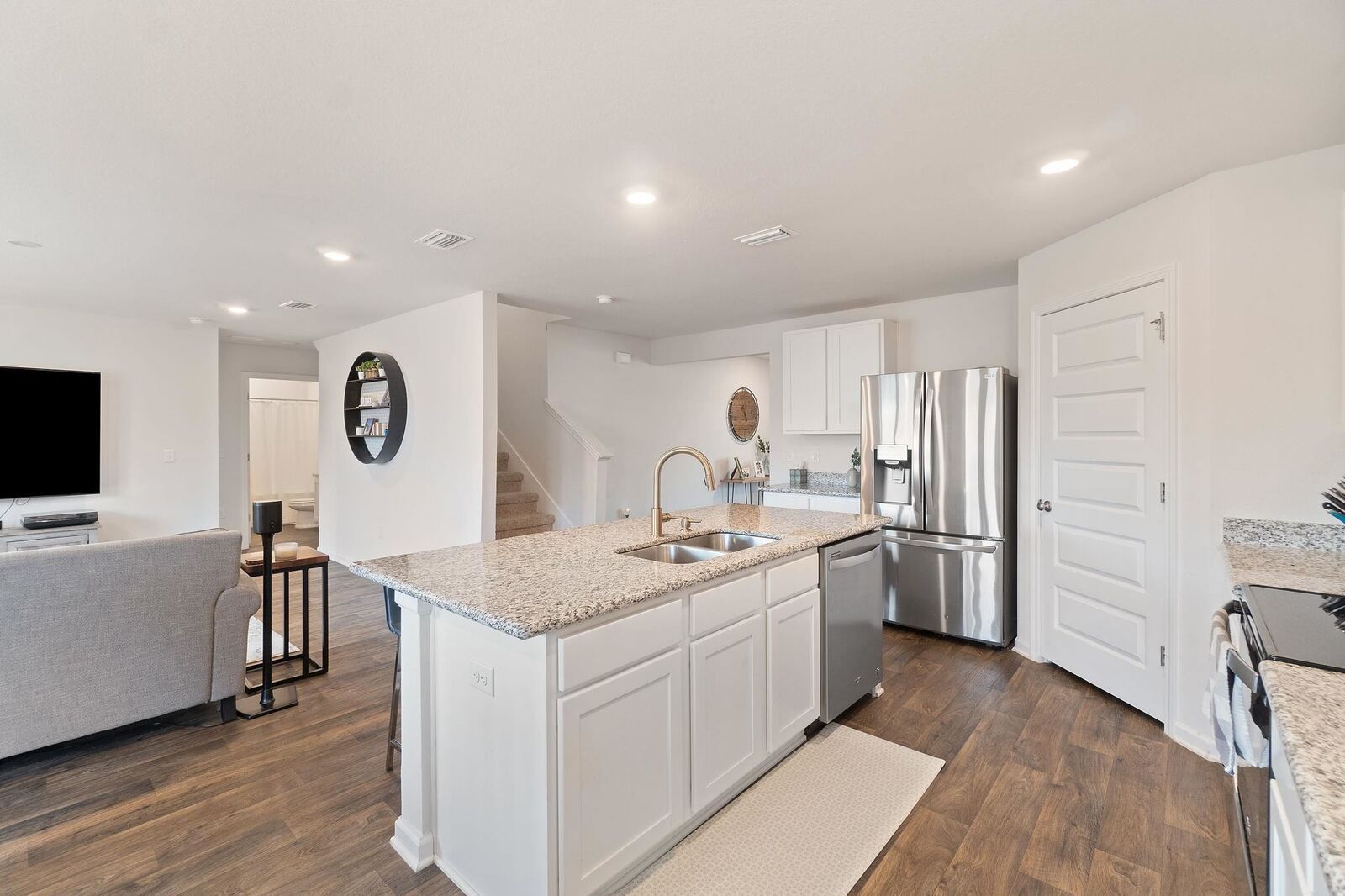Property Photo:  5624 Fulcina Ct  FL 32583 