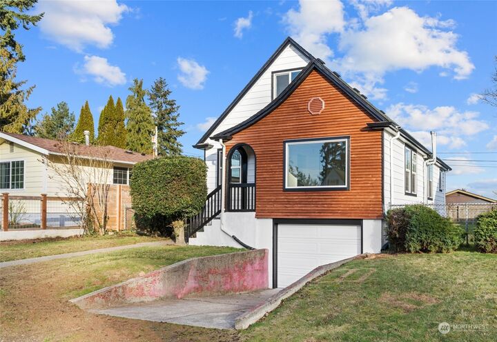 Property Photo:  1417 S Monroe Street  WA 98405 