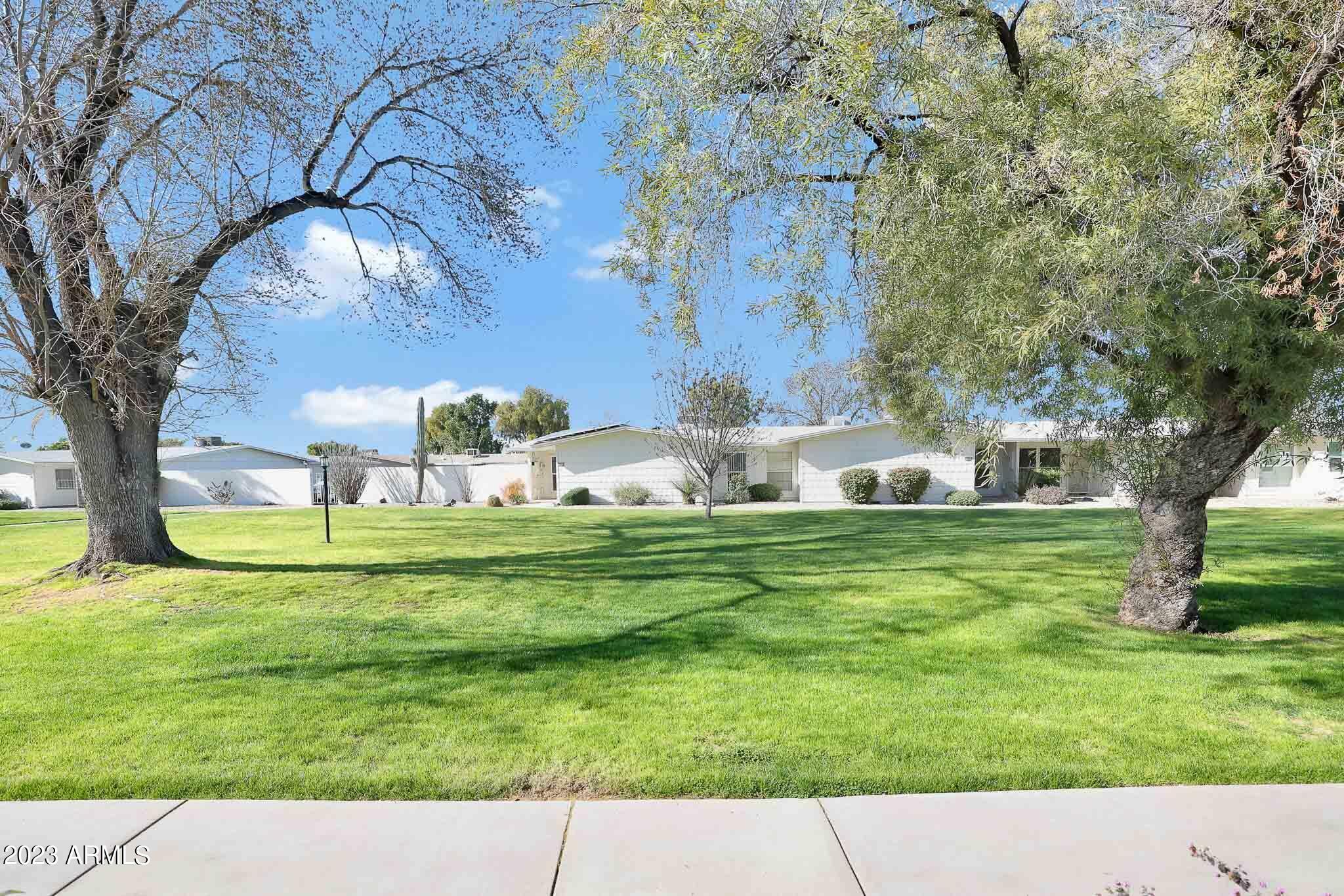 Property Photo:  10517 W Palmeras Drive  AZ 85373 