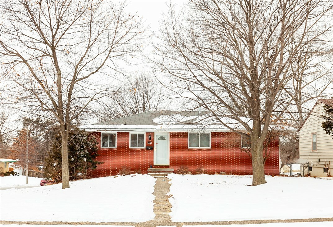 Property Photo:  3104 Elm Drive  IA 50322 