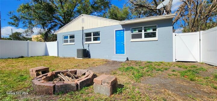 Property Photo: 912 Bentley Street FL 32805