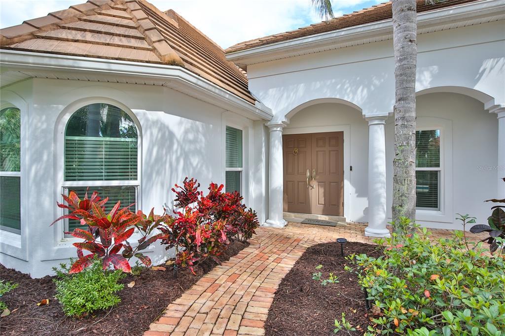 Property Photo:  615 Owl Way  FL 34236 