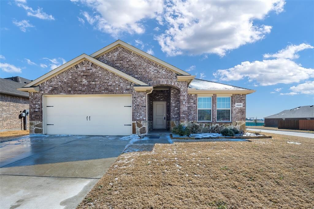 Property Photo:  1909 Yale Street  TX 75442 