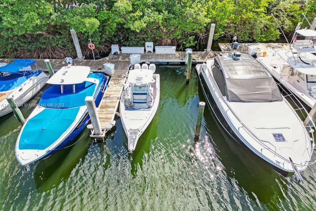Property Photo: 3575 Mystic Pointe Dr #52 FL 33180