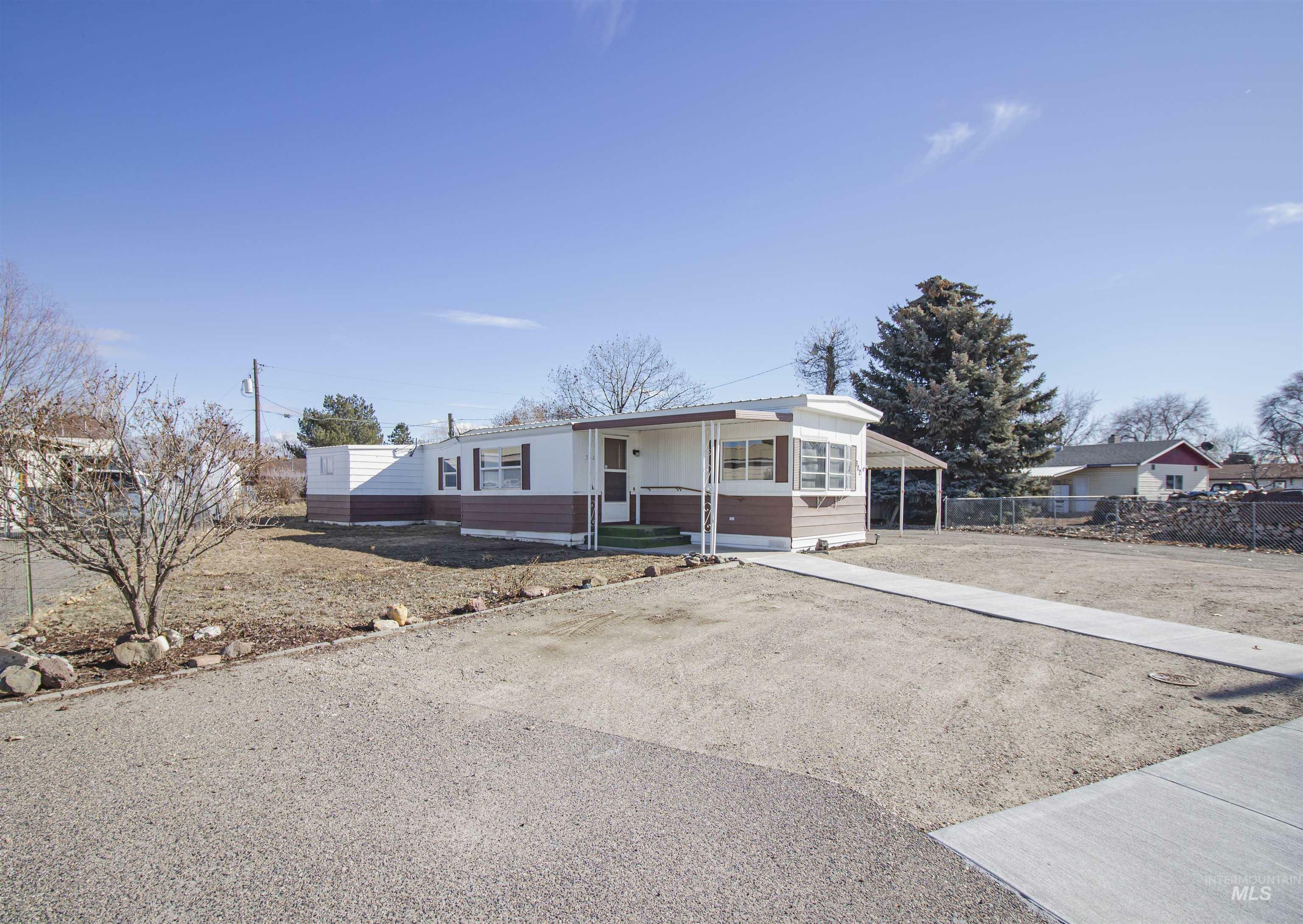 Property Photo:  302 N Utah Avenue  ID 83619 