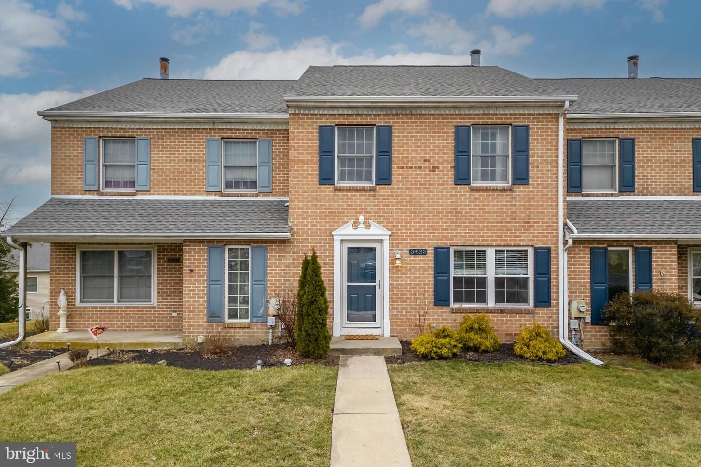 Property Photo:  3423 Foxfield Circle  PA 18074 