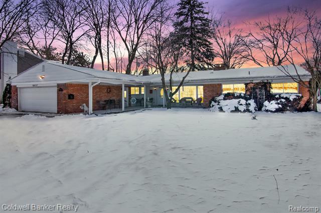 Property Photo:  19037 Saxon Drive  MI 48025 