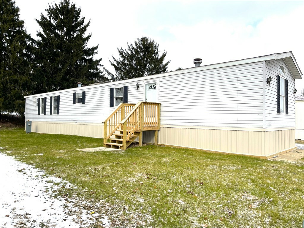 Property Photo:  19 Holly Hill Dr  PA 15042 