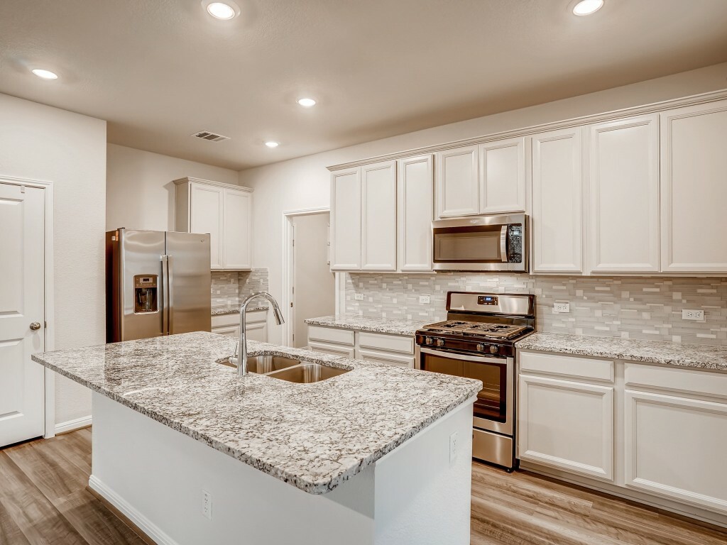 Property Photo: 140 Tucana Street TX 78628