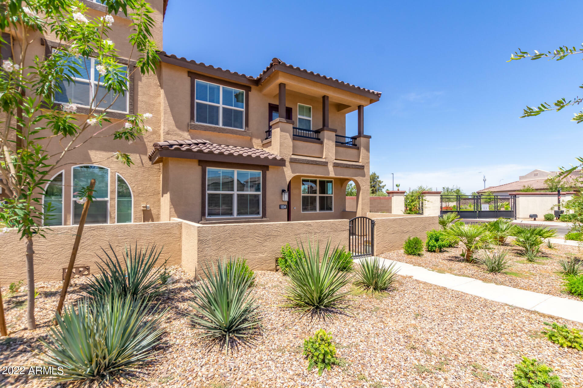 Property Photo:  1255 N Arizona Avenue 1234  AZ 85225 