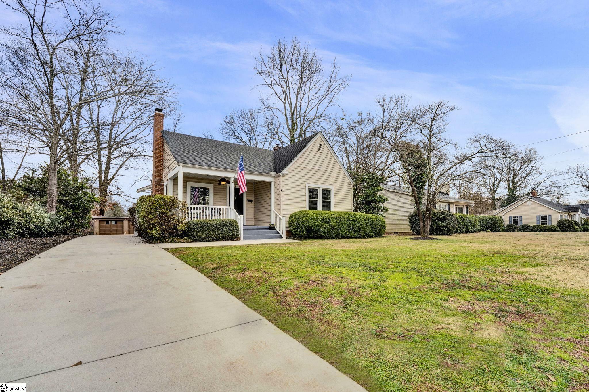 Property Photo:  504 Summit Drive  SC 29609 