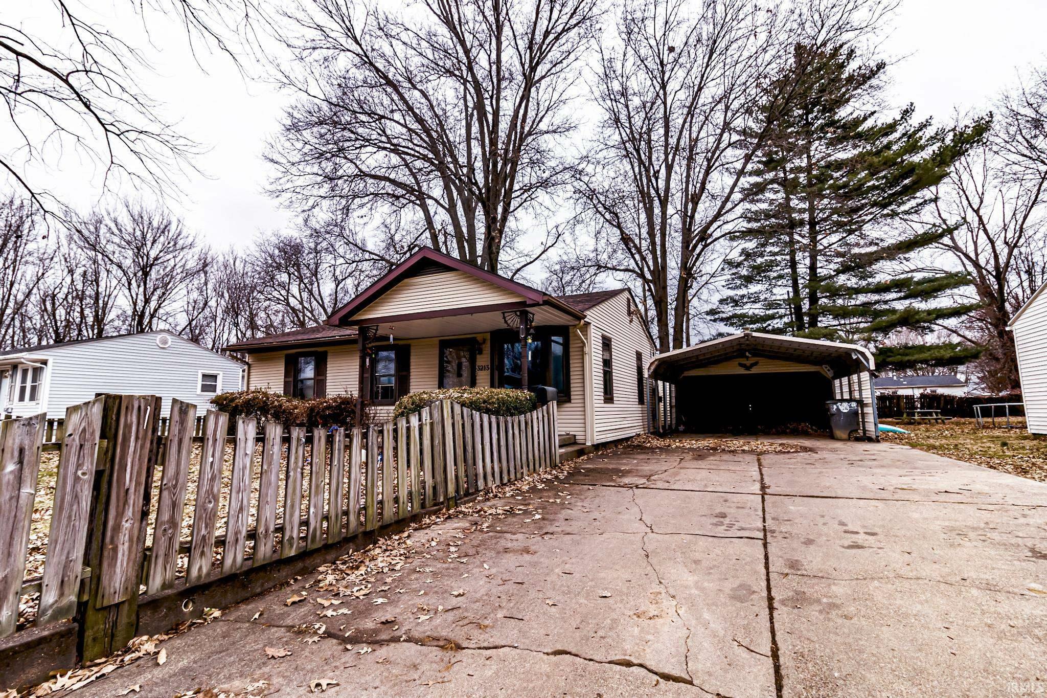 Property Photo:  3213 S Norman Avenue  IN 47714 