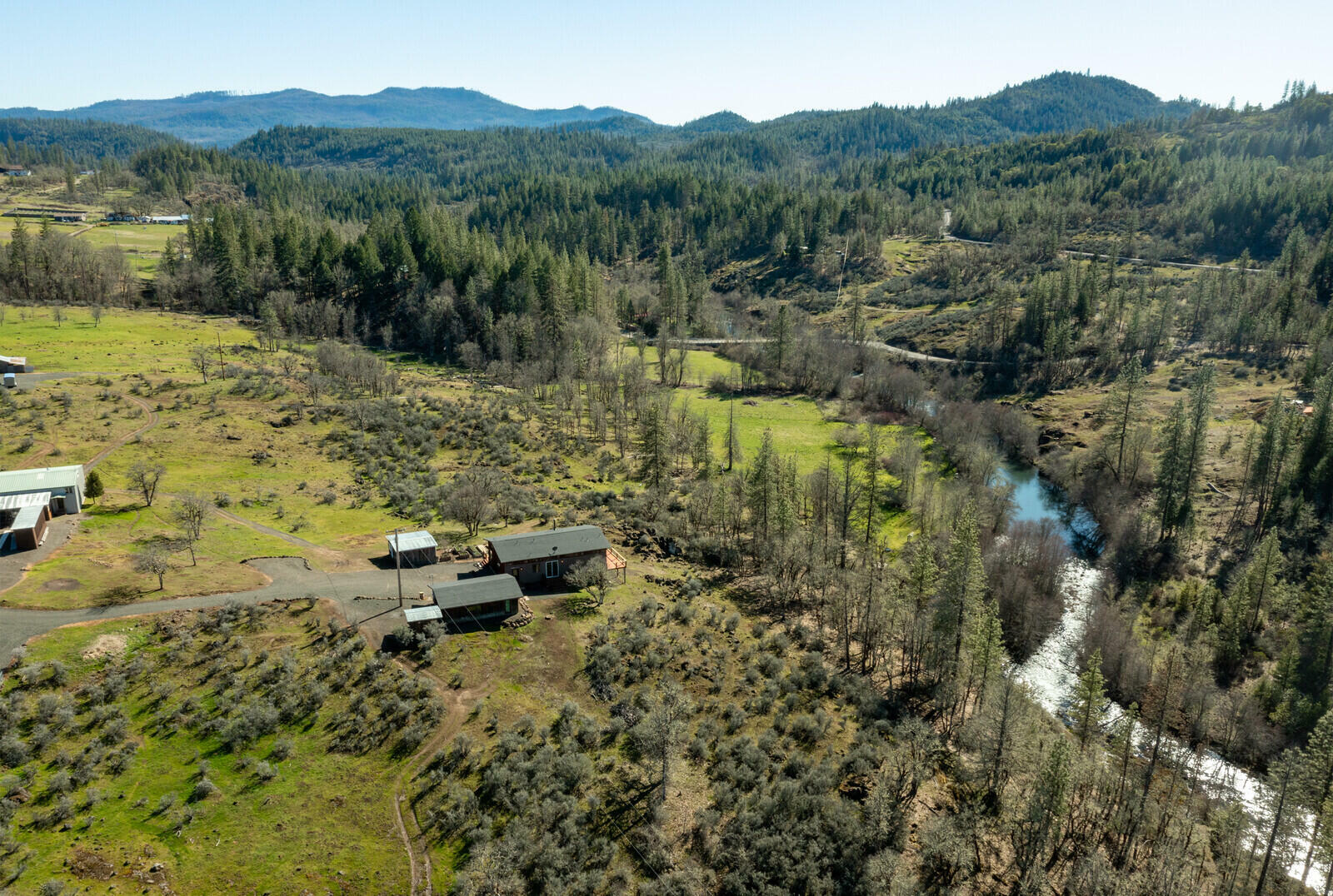 Property Photo: 793 Netherlands Road OR 97541