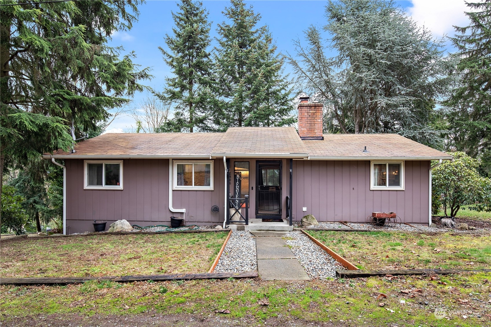 Property Photo: 2806 S 138th Street WA 98168