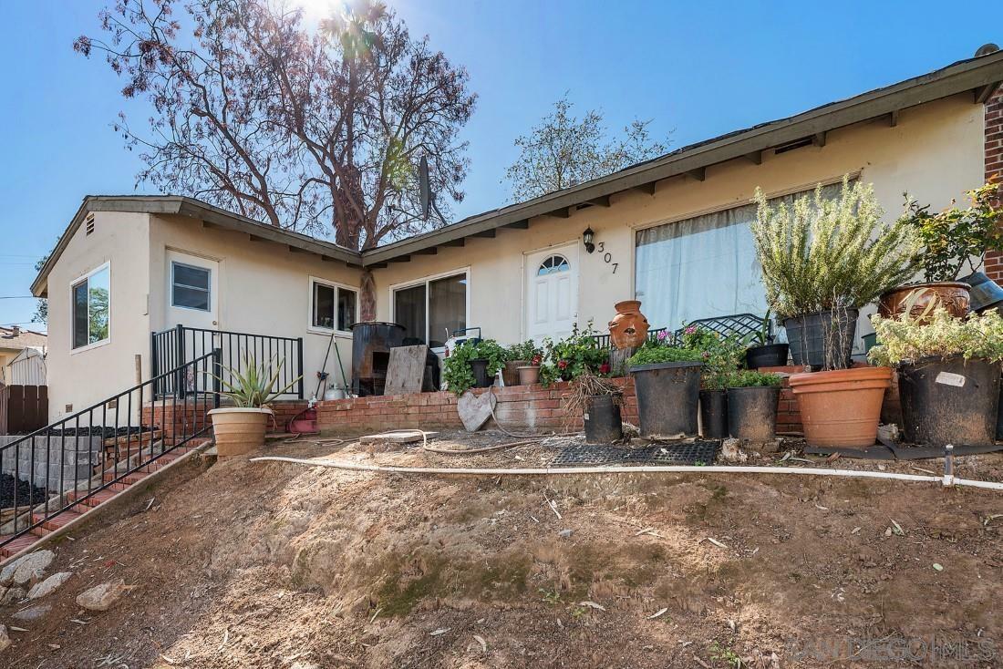 Property Photo:  307 S Grape St  CA 92025 