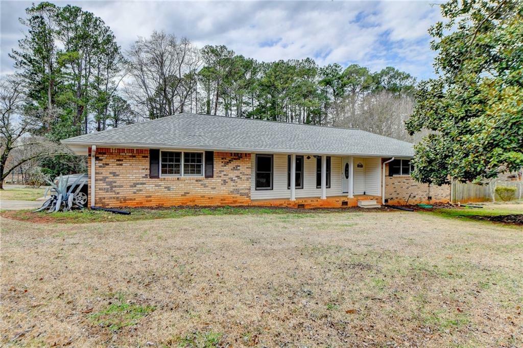 Property Photo: 3207 Meadow Lark Drive GA 30096