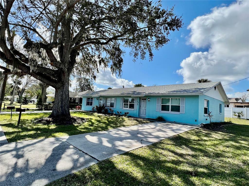 Property Photo:  607 Lafayette Street A/B  FL 32127 