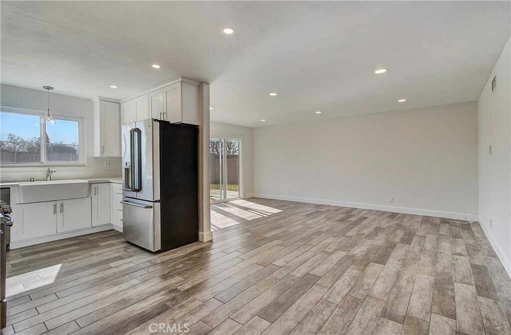 Property Photo:  3710 W Kingsway Avenue  CA 92804 