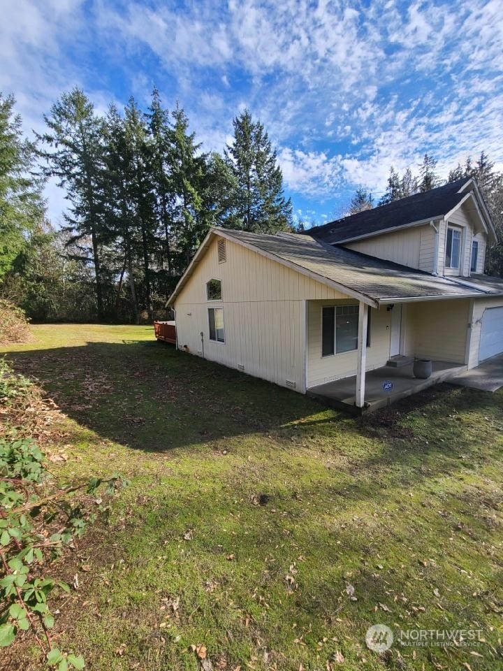 Property Photo:  5637 Kings End Place SE  WA 98367 