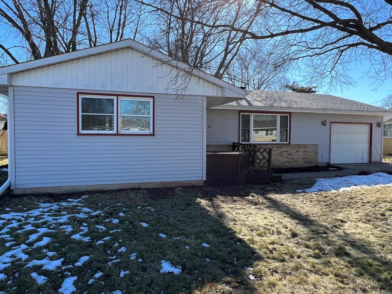 Property Photo: 211 Edison Ave WI 53546