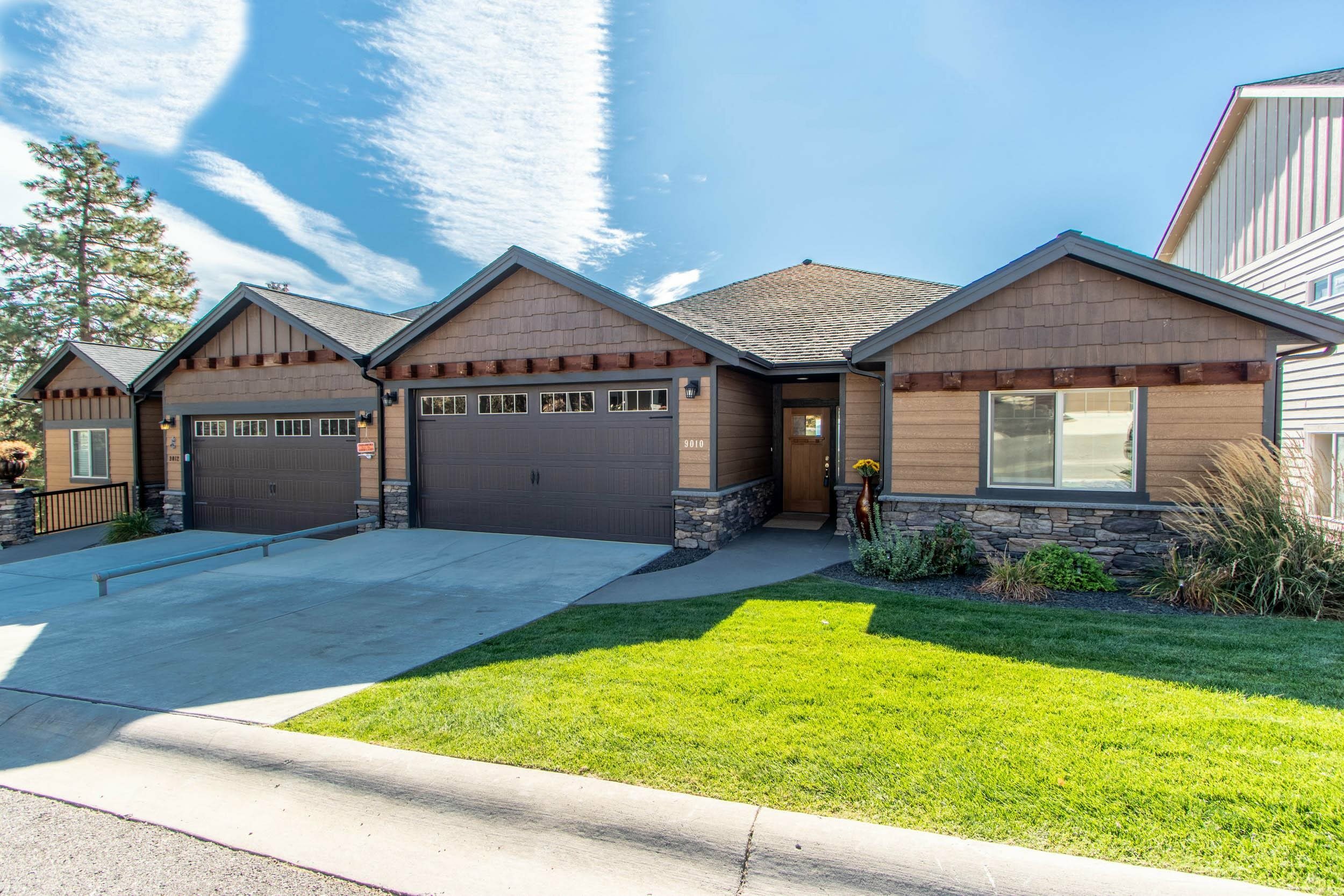 9010 E Courtview Ln  Spokane WA 99217 photo