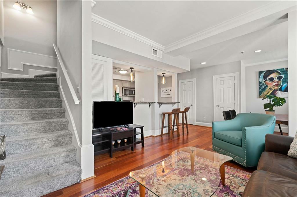 Property Photo:  2855 Peachtree Road NE 303  GA 30305 