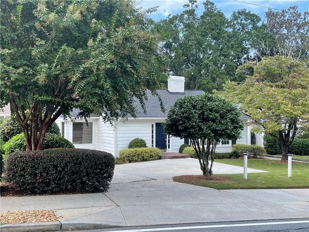 Property Photo:  238 E Wesley Road NE  GA 30305 