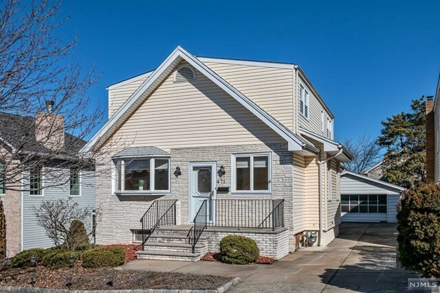 Property Photo:  471 Harding Avenue  NJ 07071 