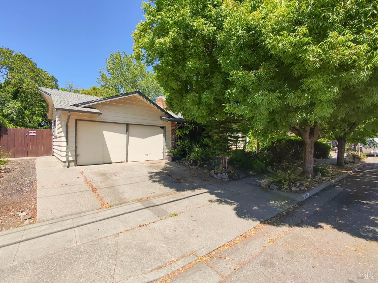 Property Photo: 1703 Vallejo Street CA 95404