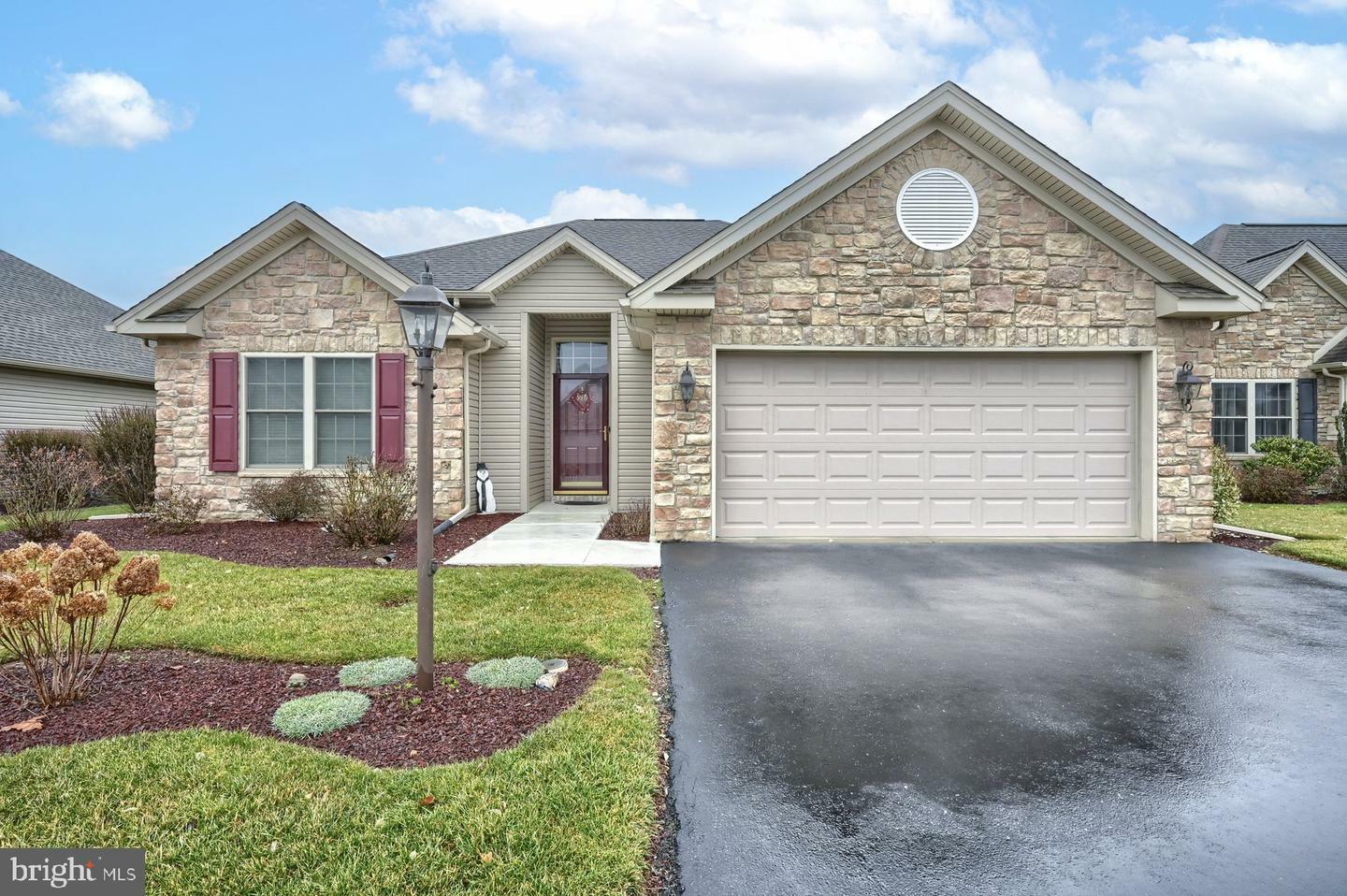 Property Photo: 916 Macoun Drive PA 17055