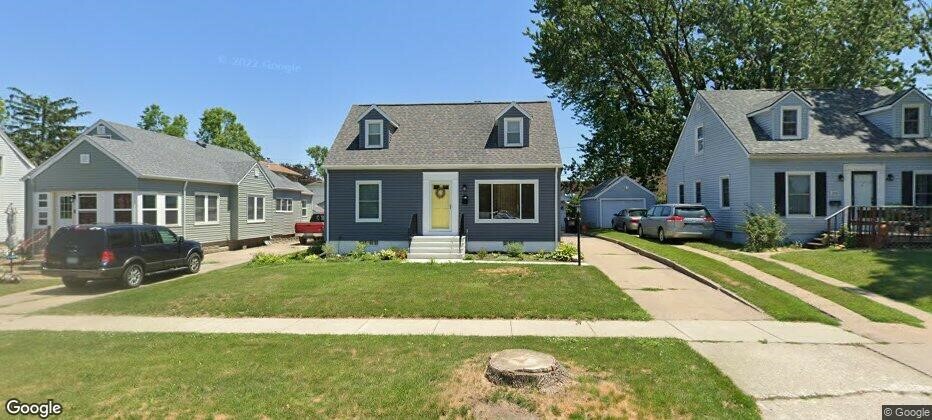 Property Photo:  2741 B Ave NE  IA 52402 