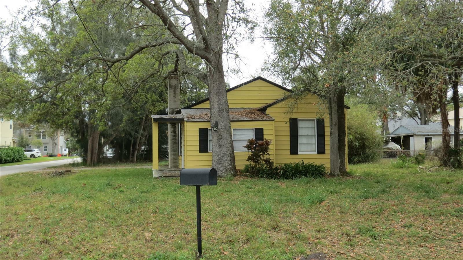 Property Photo: 3300 W Marlin Avenue FL 33611