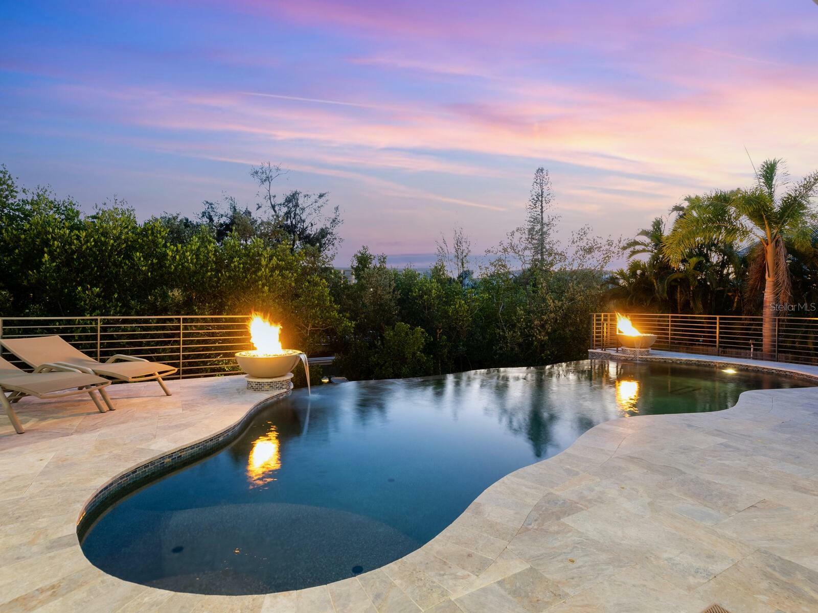 Property Photo: 326 Island Circle FL 34242