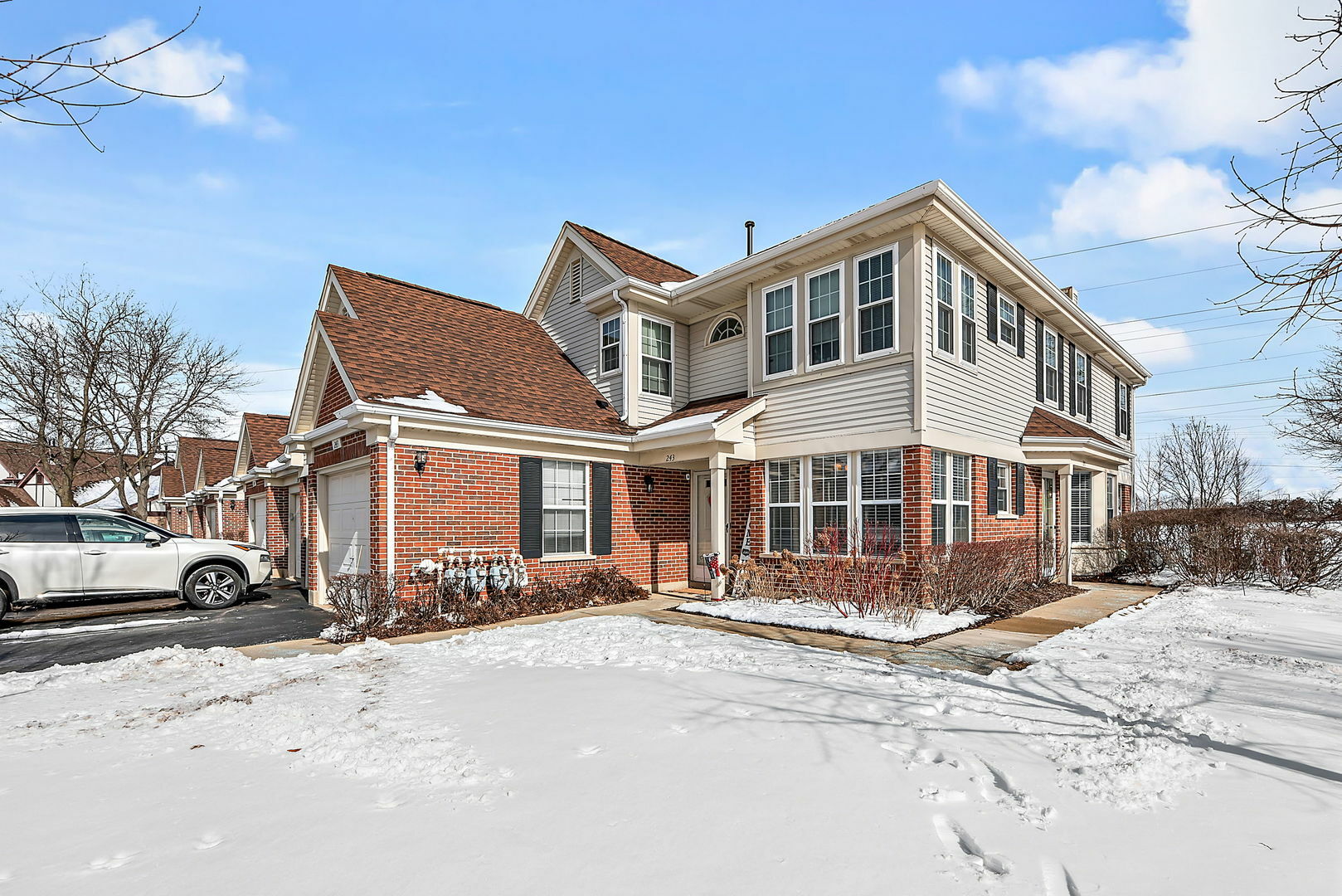 Property Photo:  241 E Fabish Drive  IL 60089 