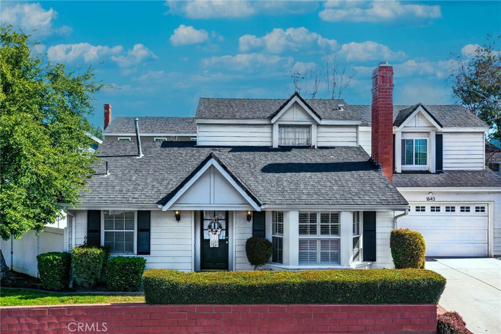 Property Photo: 1643 Shelburne Lane CA 92506
