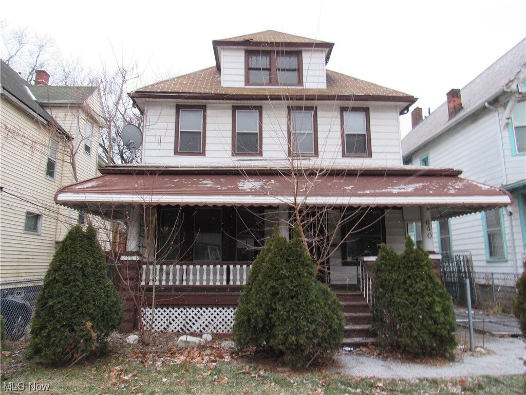 Property Photo: 640 E 108th Street OH 44108