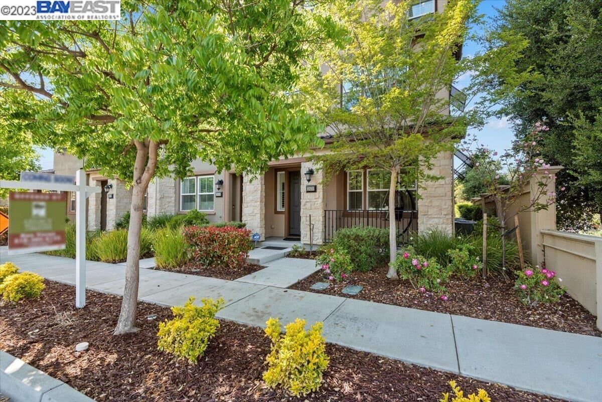 Property Photo: 2820 Casita Ter CA 94539