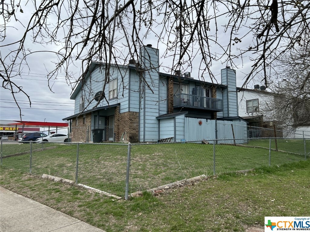 Property Photo: 3009 Lake Road TX 76543