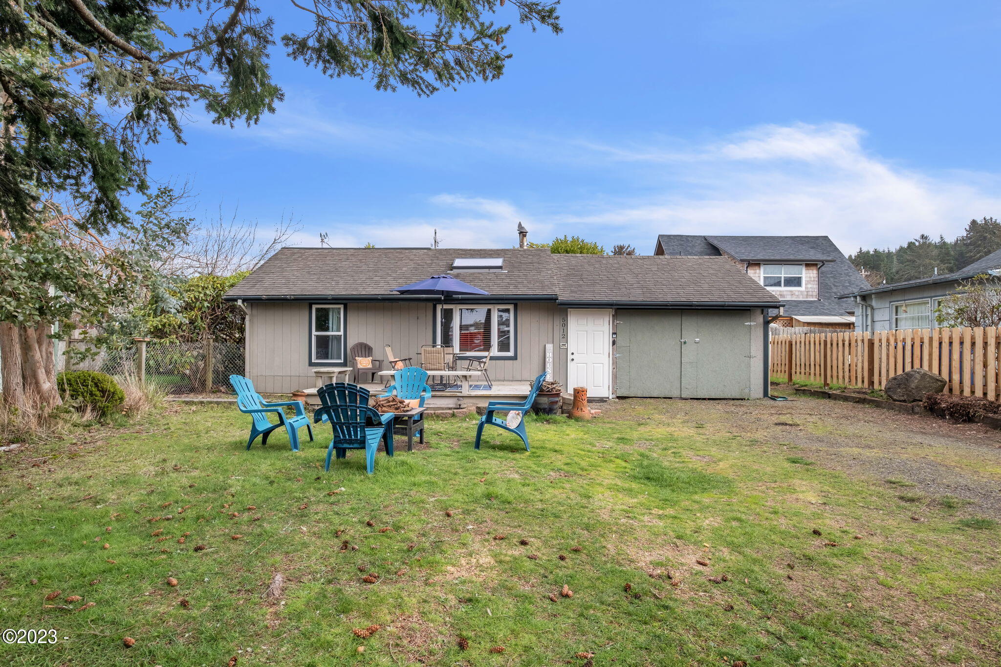 Property Photo: 5012 SE Jetty Avenue OR 97367