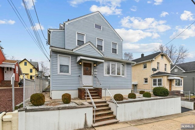 Property Photo:  80 Boiling Springs Avenue  NJ 07073 