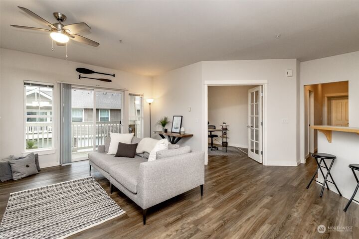 Property Photo: 7711 Fairway Avenue SE 203 WA 98065