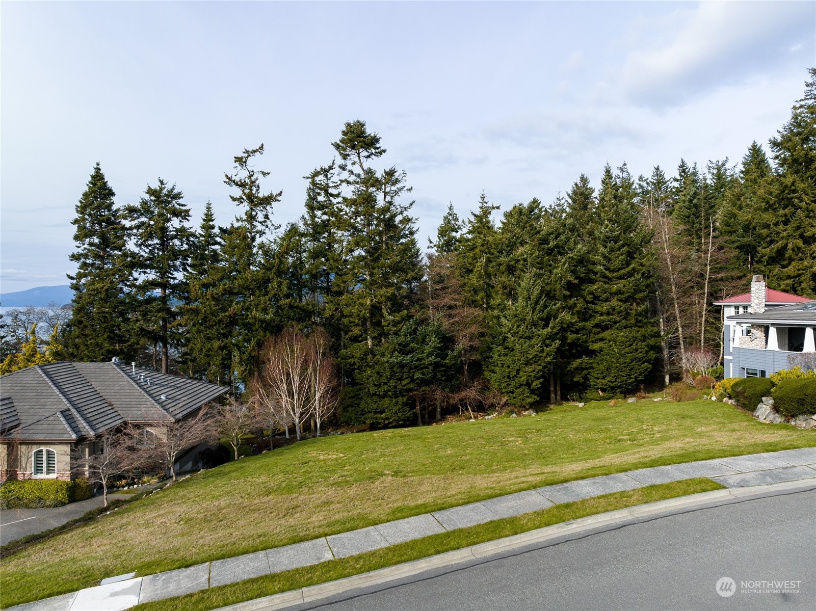 Property Photo:  2409 Washington Court  WA 98221 