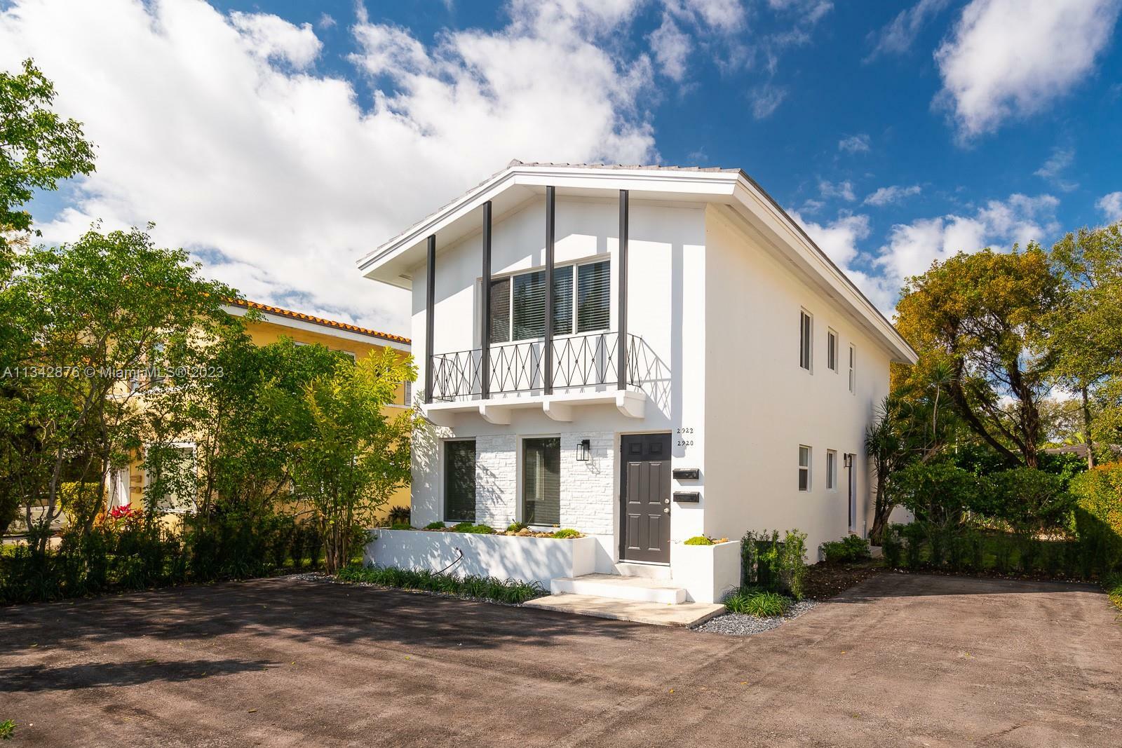 Property Photo: 2922 S Le Jeune Rd 2 FL 33134