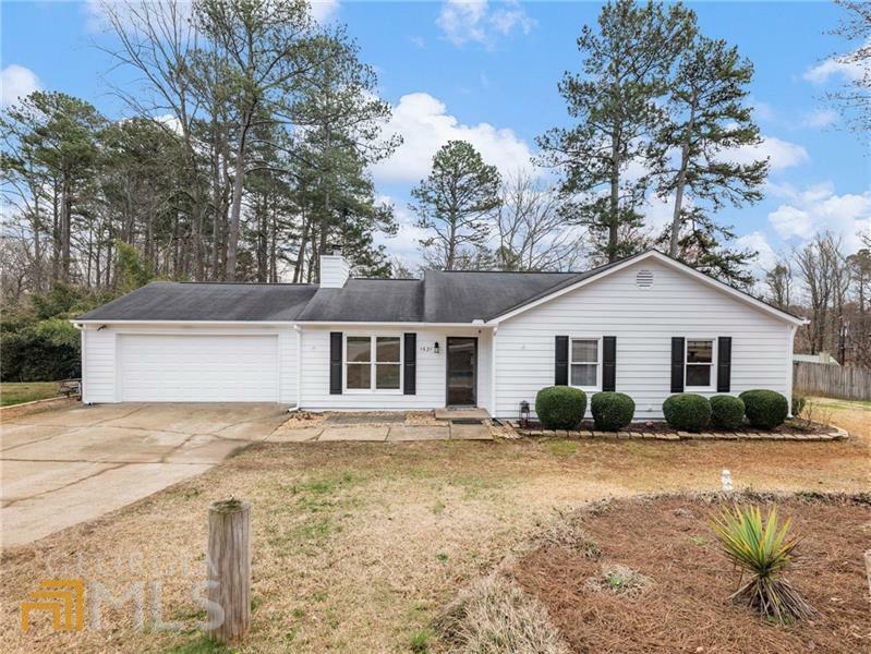 Property Photo:  1521 Willow Gate Way  GA 30011 