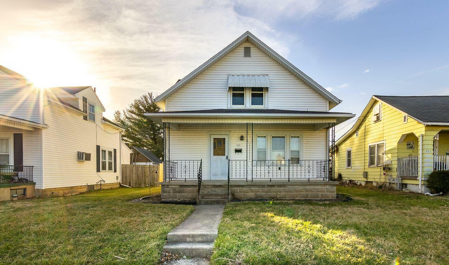 Property Photo:  717 N Roosevelt Avenue  OH 43130 