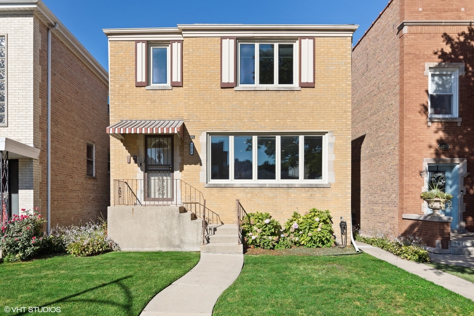 Property Photo: 5016 N Mango Avenue 2 IL 60630