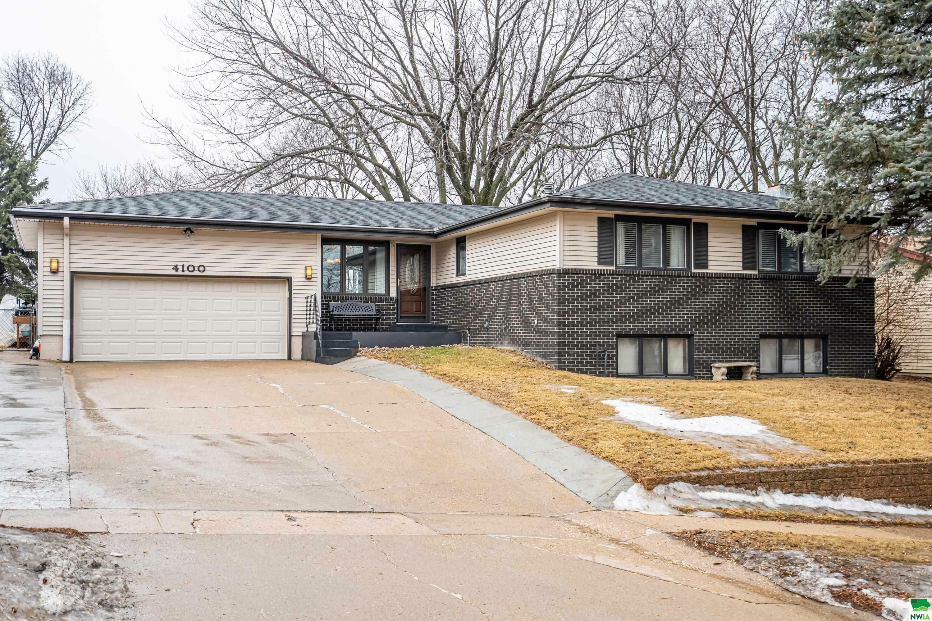 Property Photo:  4100 Sherwood Terrace  IA 51106 