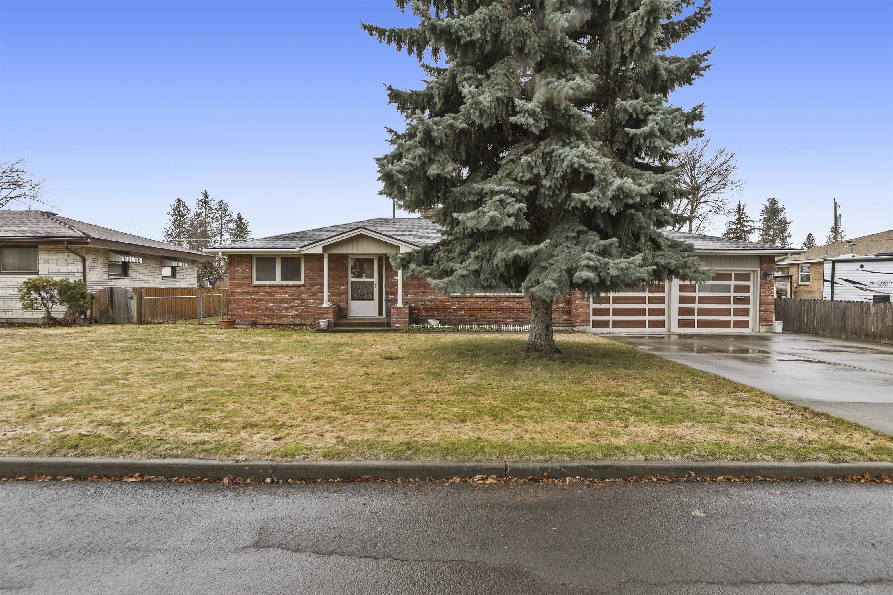 Property Photo:  2109 W Providence Ave  WA 99205 