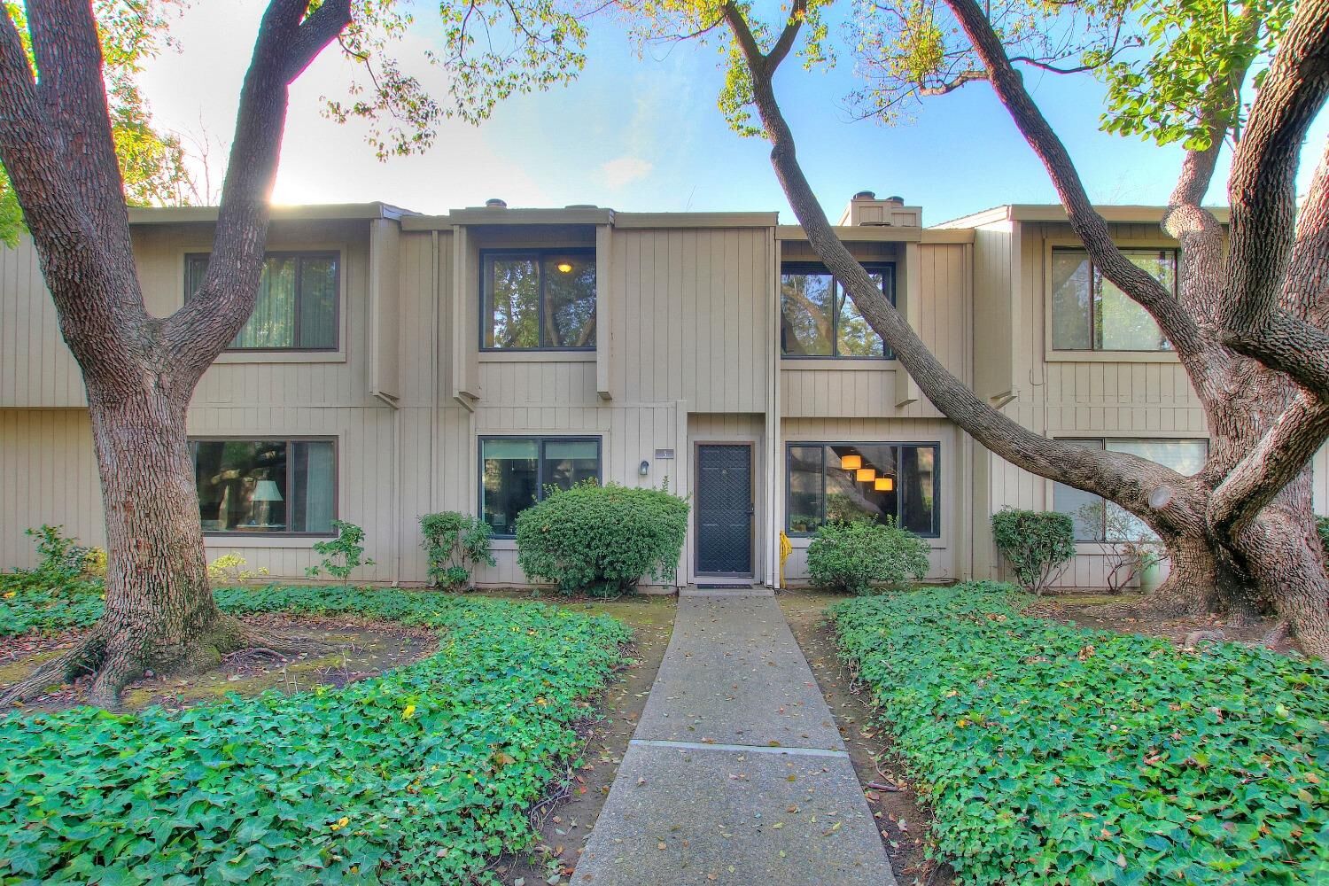 Property Photo:  3 Adelphi Court  CA 95825 