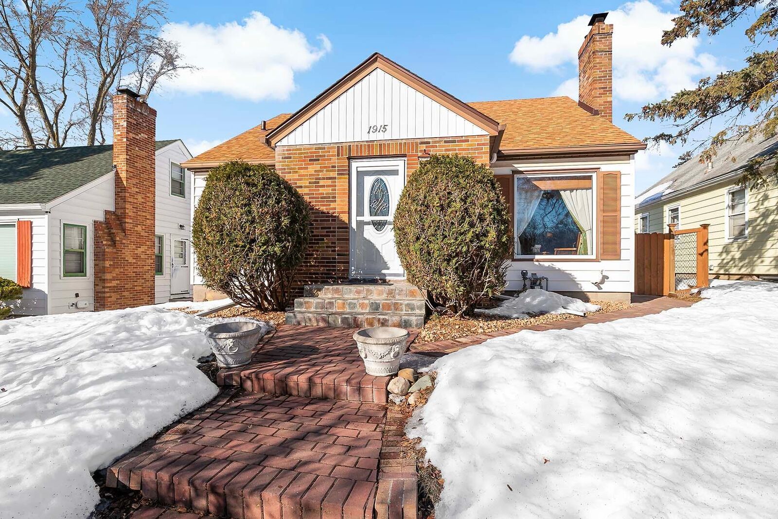 Property Photo:  1915 Montreal Avenue  MN 55116 